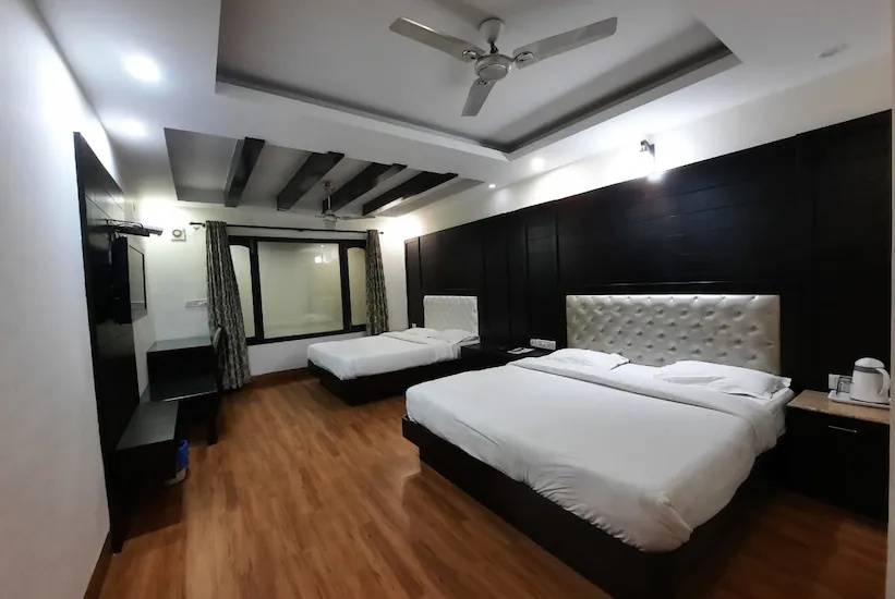 Hotel Basera