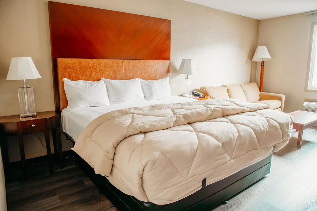 Country Garden & Suites