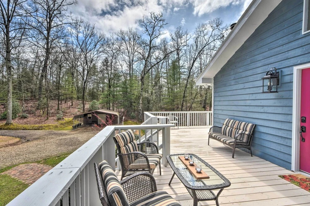 Hot Tub, Fire Pit: Family-friendly Murphy Home