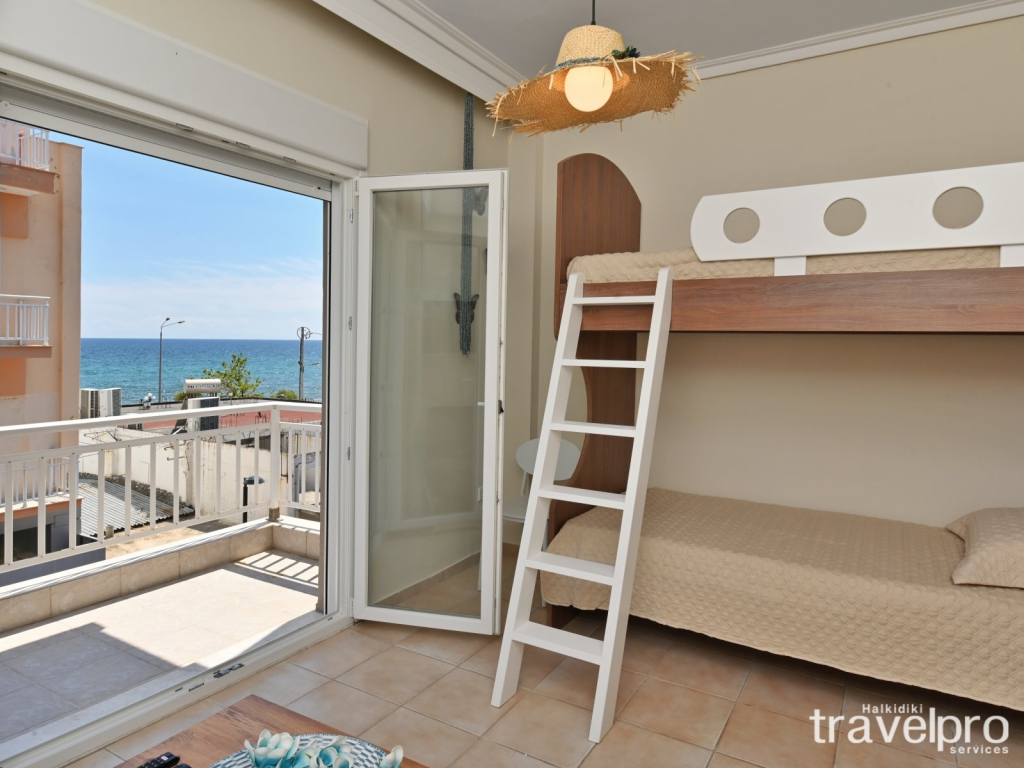 Marianthi Apartment by TravelPro Services - N...