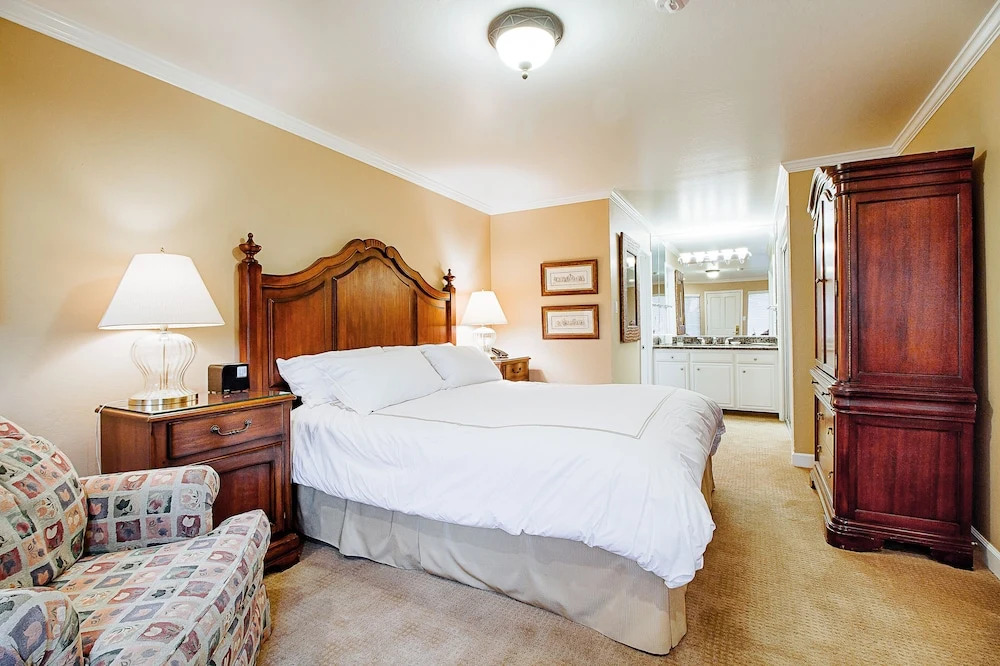 2-Bedrooms Condo Near Trails #SILV287P