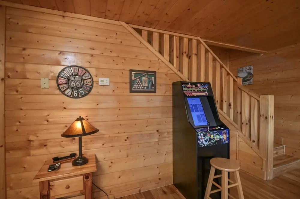 Hillside Retreat by Heritage Cabin Rentals