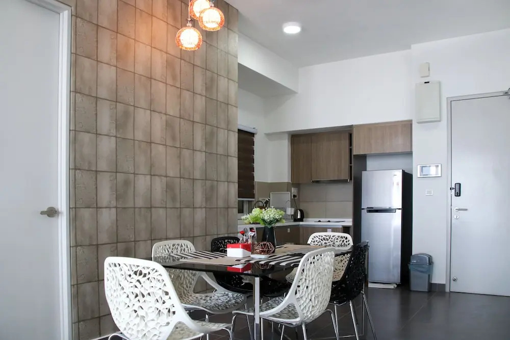 Victoria Home Sentrio Suites
