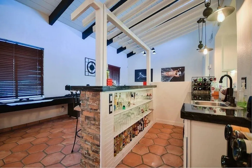 Tidy & Spotless Huge Paradise House - Private Pool & BBQ