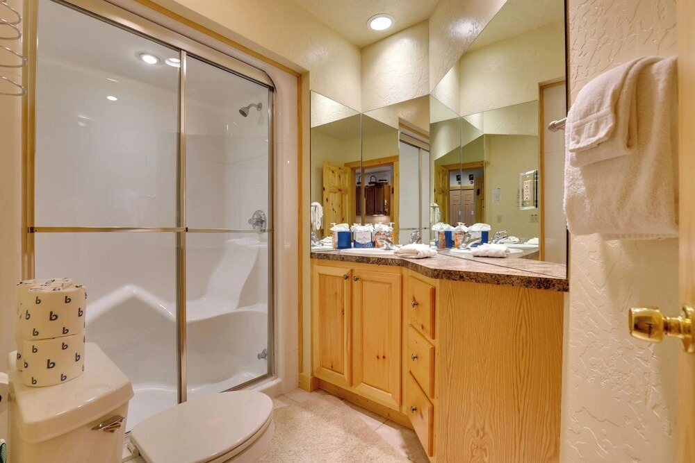 1/2 Mi to Granby Ranch: Townhome w/ Fireplace!