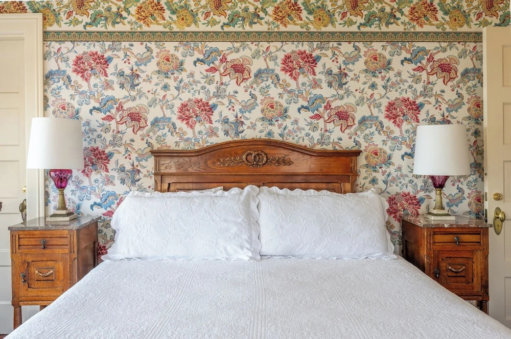 Martine Inn