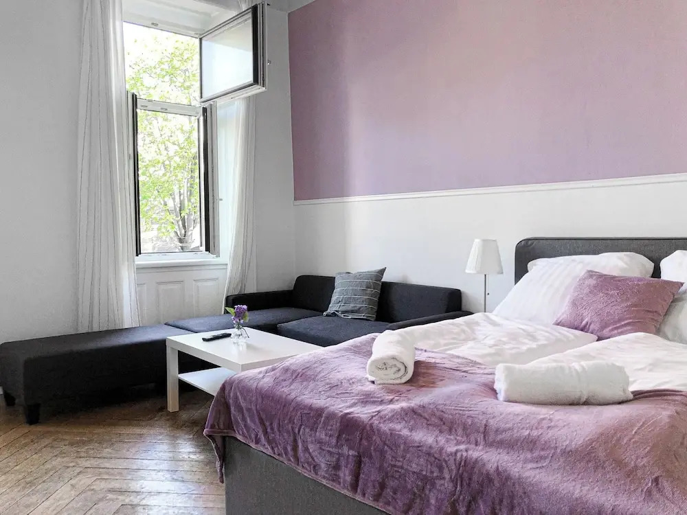Fabulous 3BR Apt Near AKH For Groups