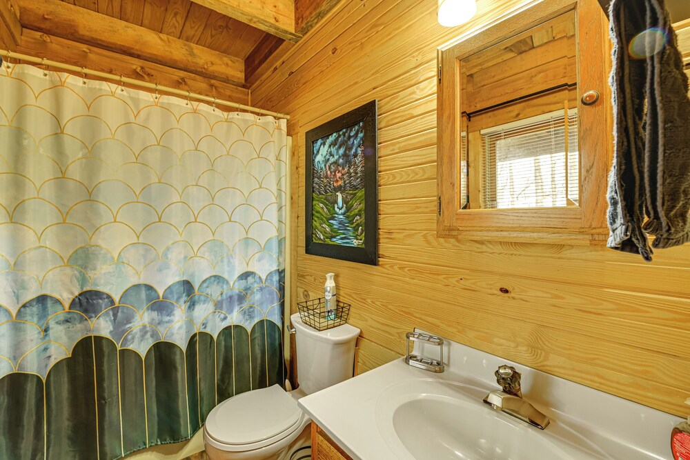 Lake Cumberland Log Cabin Near 3 Boat Ramps