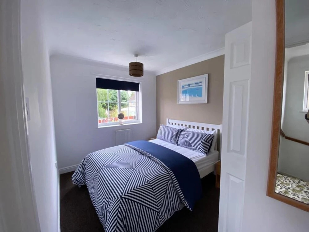 Entire 3-bed House - Child & Pet Friendly