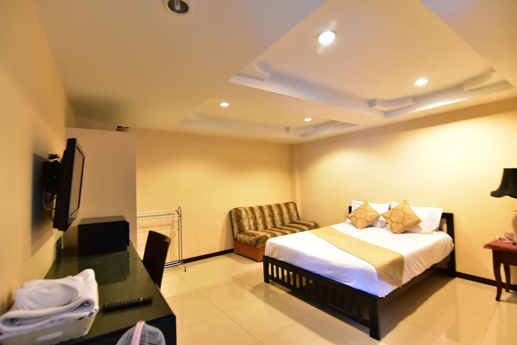 jomtien Beach Condo by Silvia