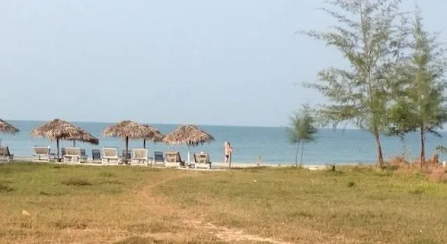 White Beach Bungalows
