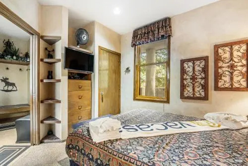 River Bank Lodge 2914