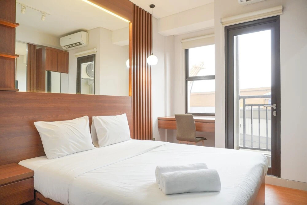 Relaxing And Homey Studio Transpark Cibubur Apartment