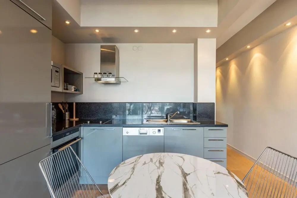 Central Apartment With Bosphorus View in Cihangir