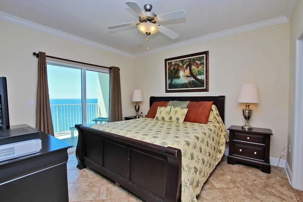 Crystal Shores West 1102