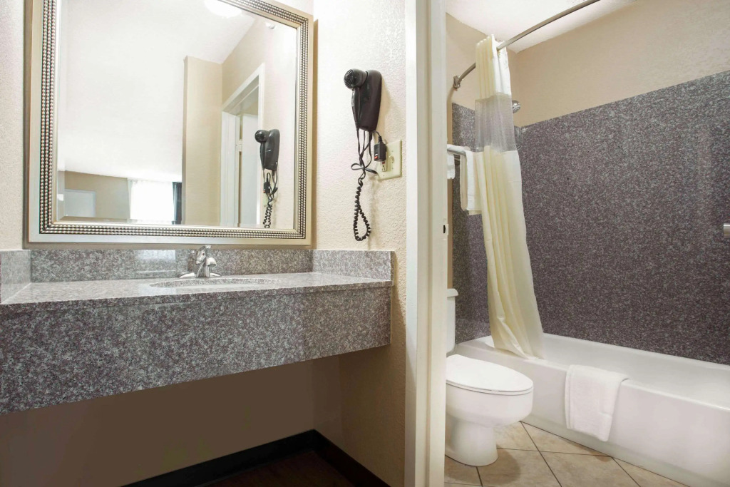 Quality Inn & Suites University Area
