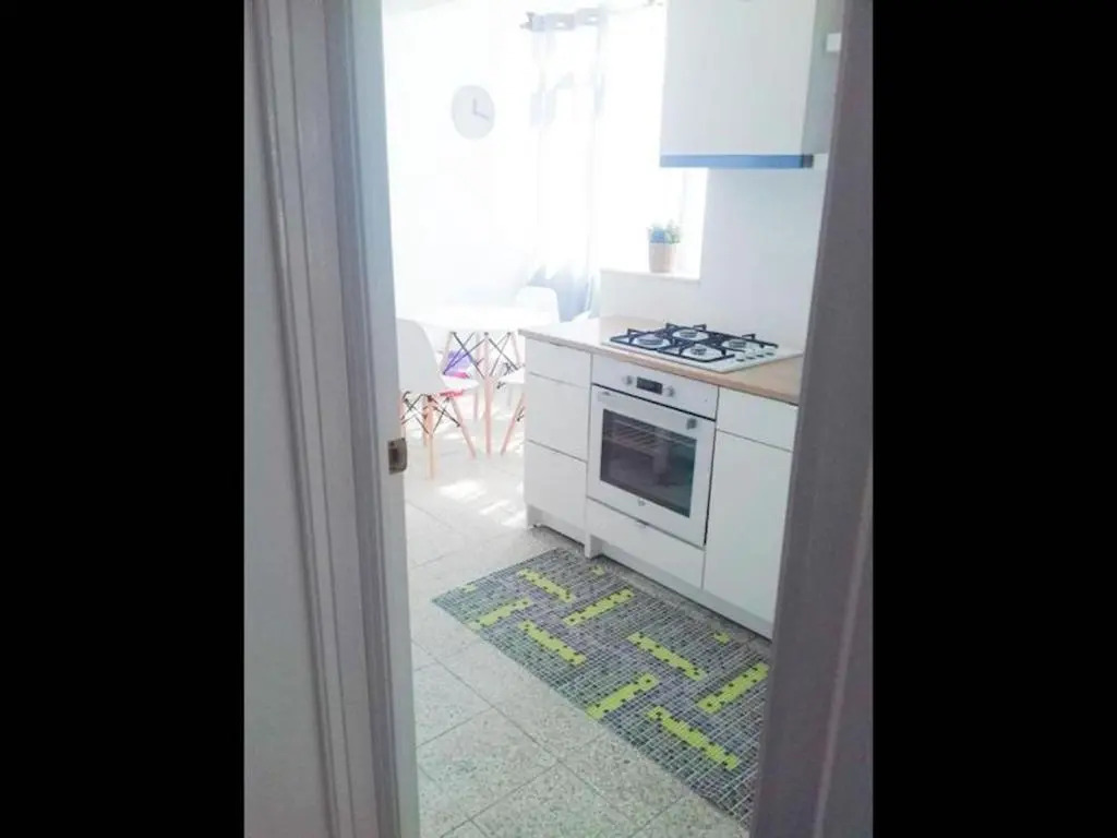 Lots of Sunlight 3 Bedroom Apartment With Balcony Air Conditioning Sys3yr
