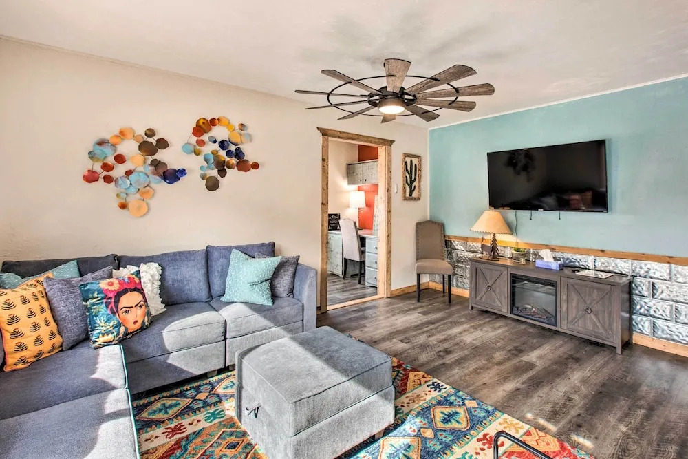Walk to Main St & Riverfront Trail: Mtn-view Condo