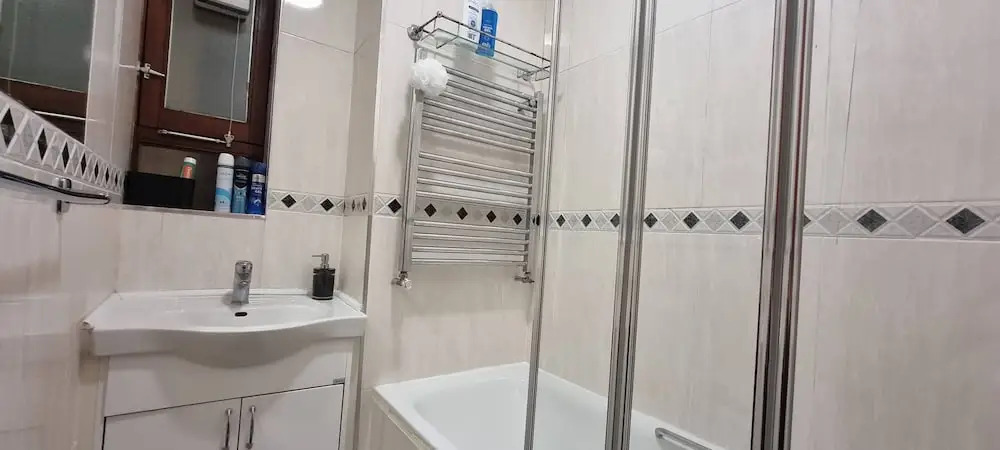4 Bed Flat - Sleeps 12 - Pets - Wifi