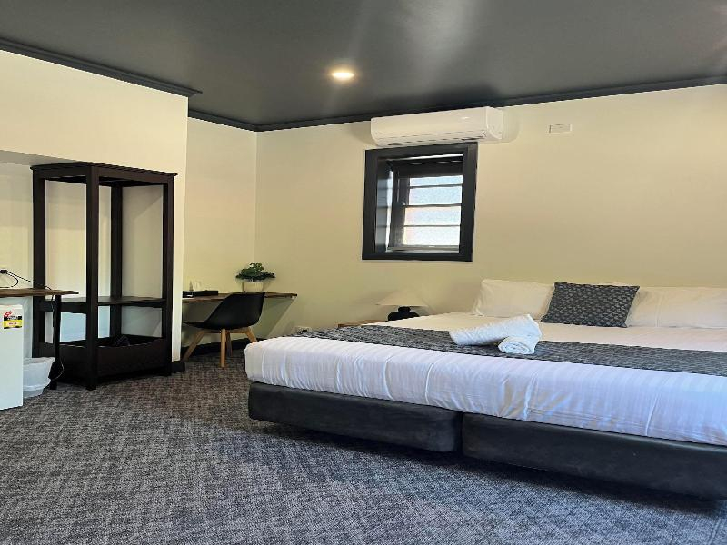 Romanos Hotel & Suites Wagga Wagga