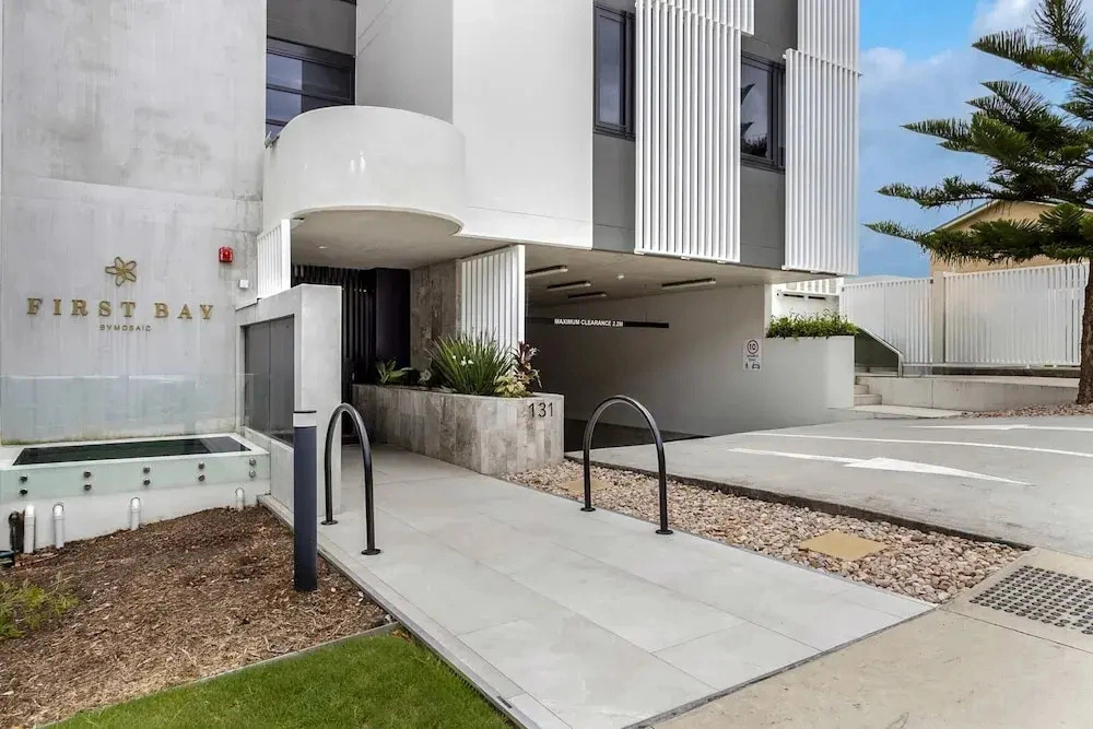 Coastal Bliss: 3-bedroom Retreat With Pool