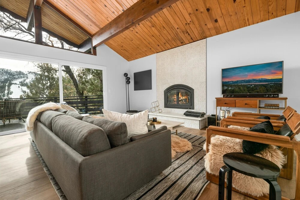 Ski View Chalet - Prepare To Be Awestruck With The Breathtaking And Massive Mountain Views! 3 Bedroom Cabin