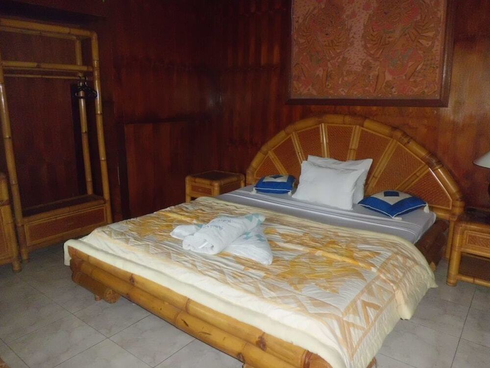 Amed Cafe & Hotel Kebun Wayan