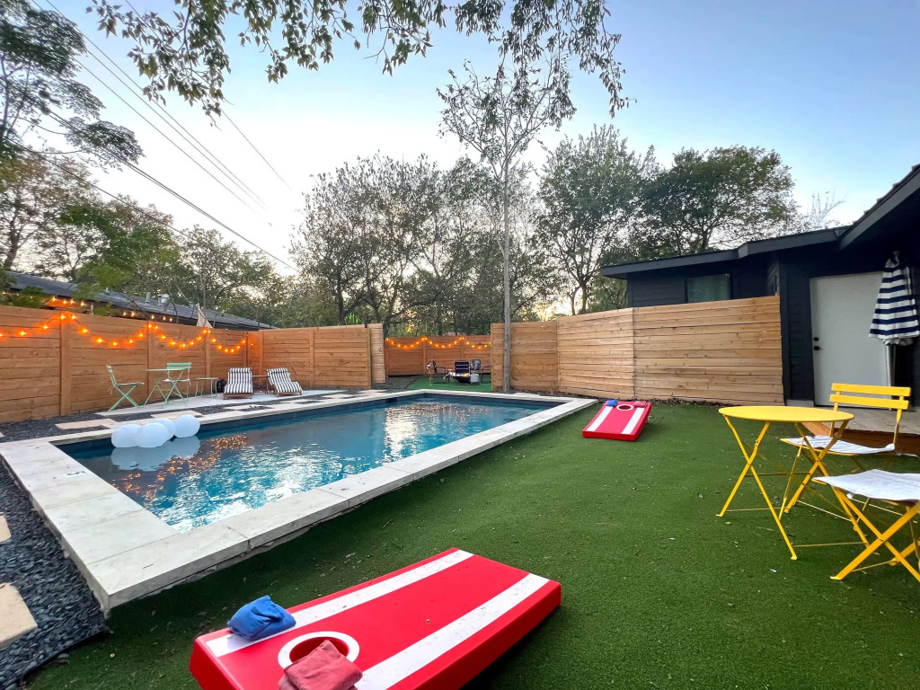 Pool   Hot Tub   7BR 6th Street - 6 min Drive, Austin
