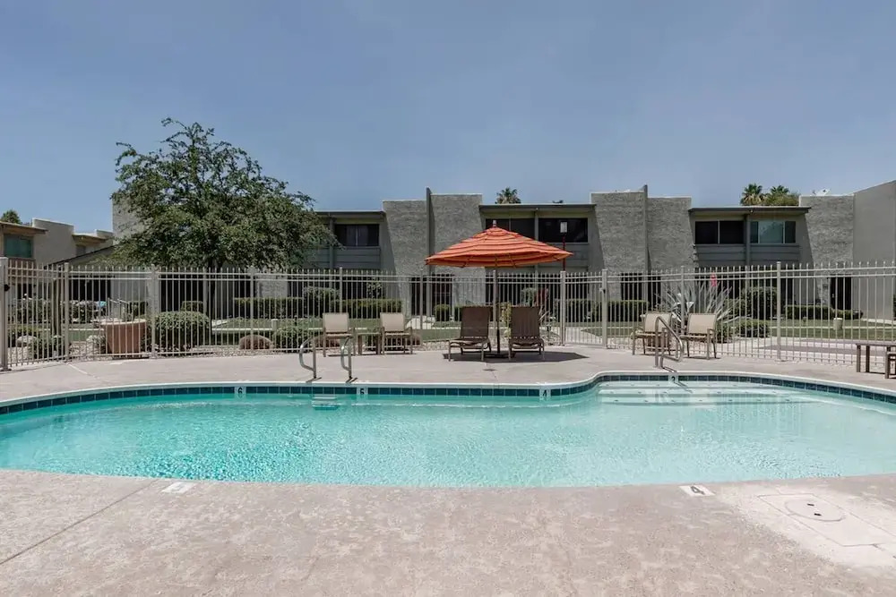Rustic Modern Townhouse Old Town 4 Heated Pools