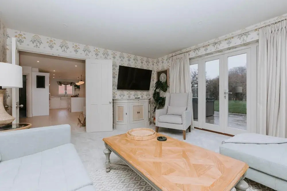 The Dragonfly - Central 2 Bedroom House