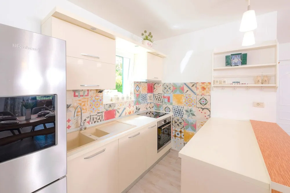 Luxurious Apartments Maslina with Beach
