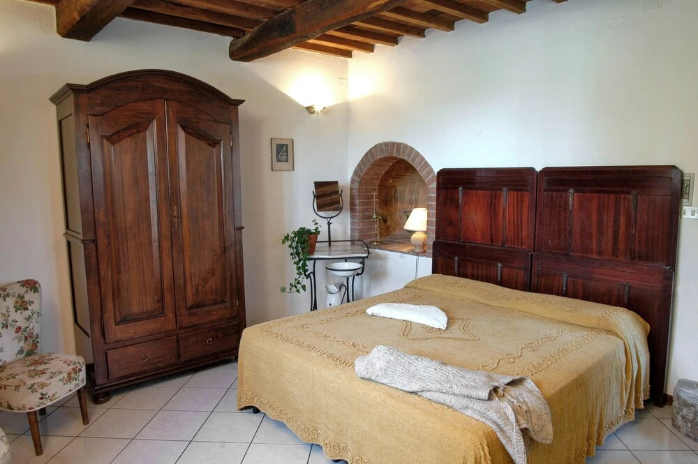 Tuscan Apartment on Winery Estate