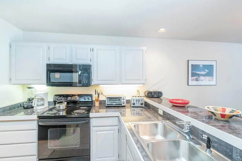 Etta Place Too 113 by Avantstay Close to Town & The Slopes! In Complex w/ Communal Pool & Hot Tub