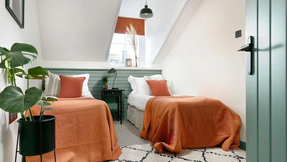 Host Stay Sussex Place
