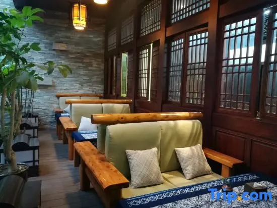 Taiji Huiguan Hotel