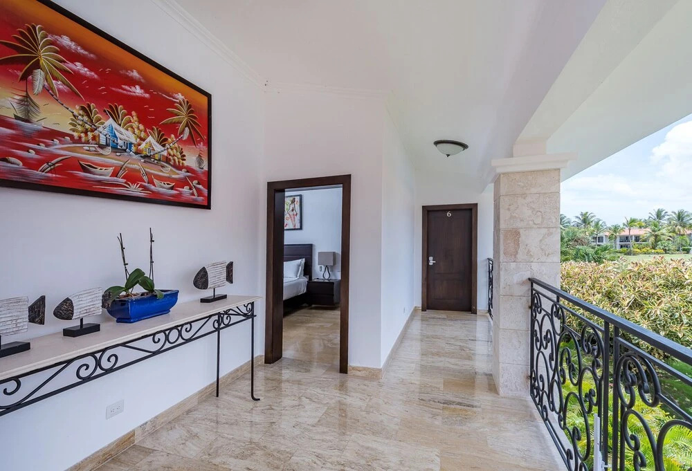 Amazing Private Villa with Chef & Maids