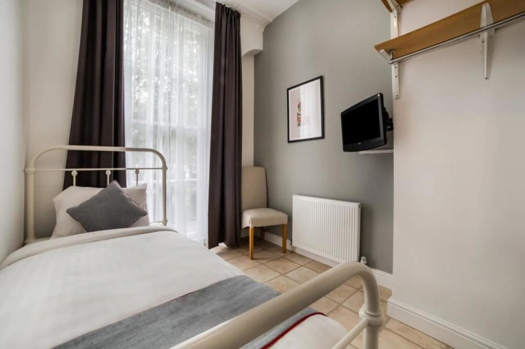 OYO 117 Kings Hotel