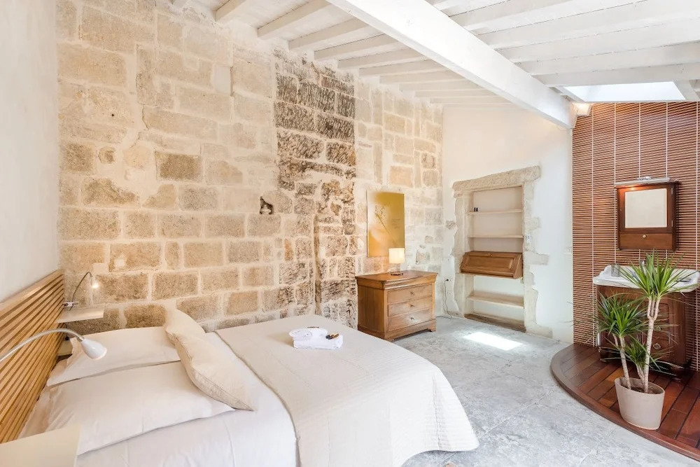 Colombet Stays Place De La Canourgue