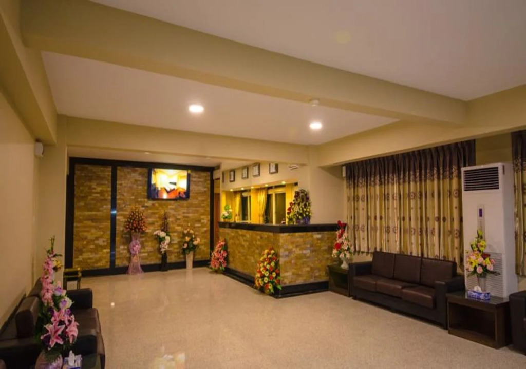 Grace Treasure Hotel