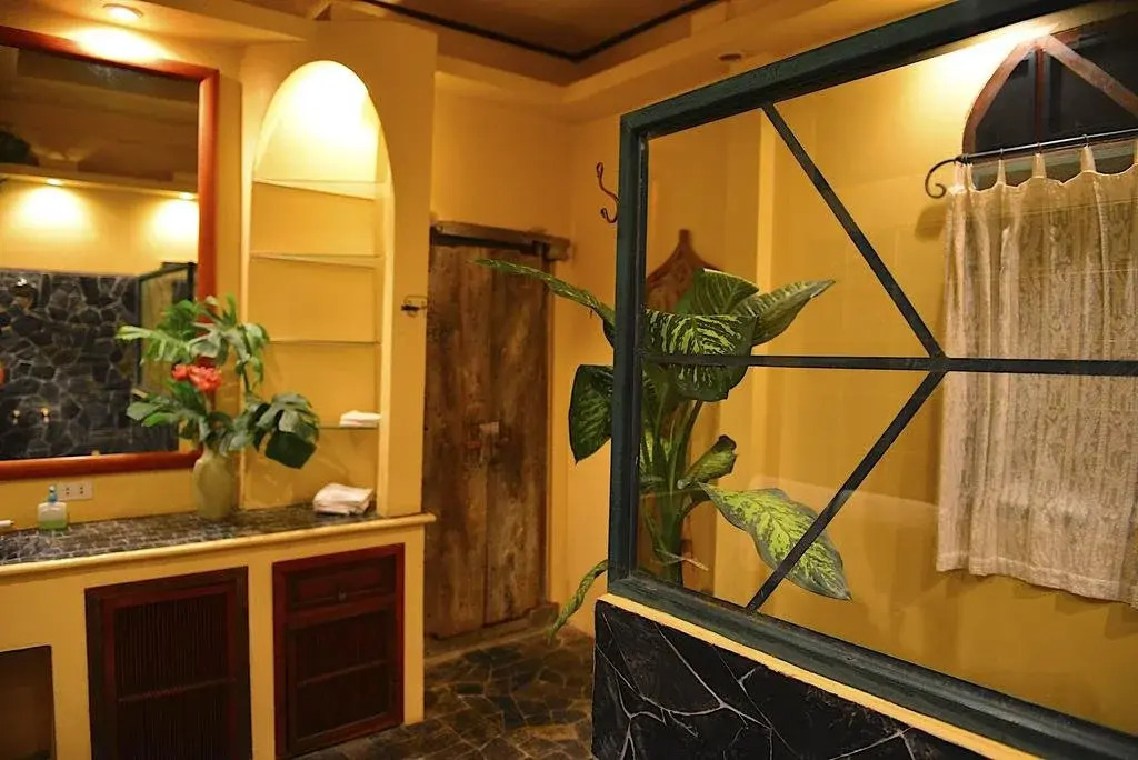 Away Chiang Kham Villa