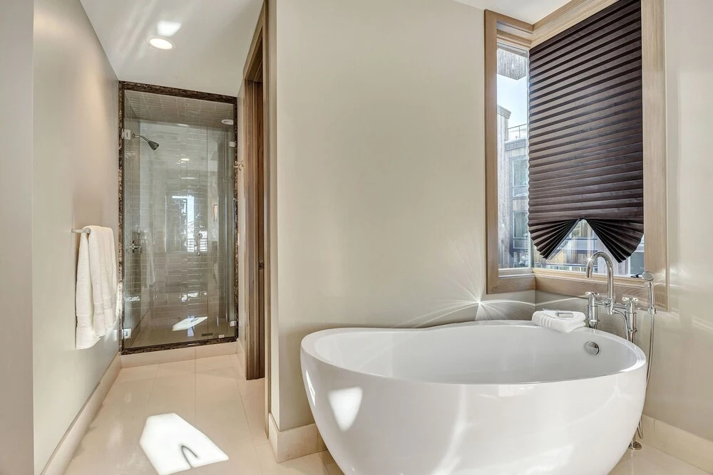 Four Bedroom Penthouse 4 Apartment Hotel by RedAwning