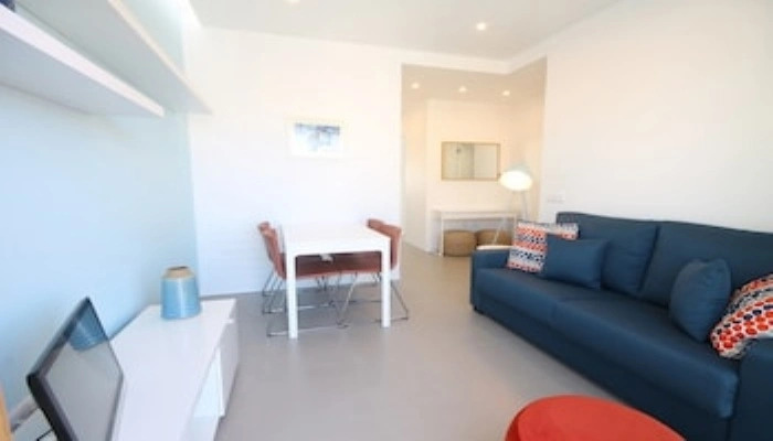 16 Maestro Apartment