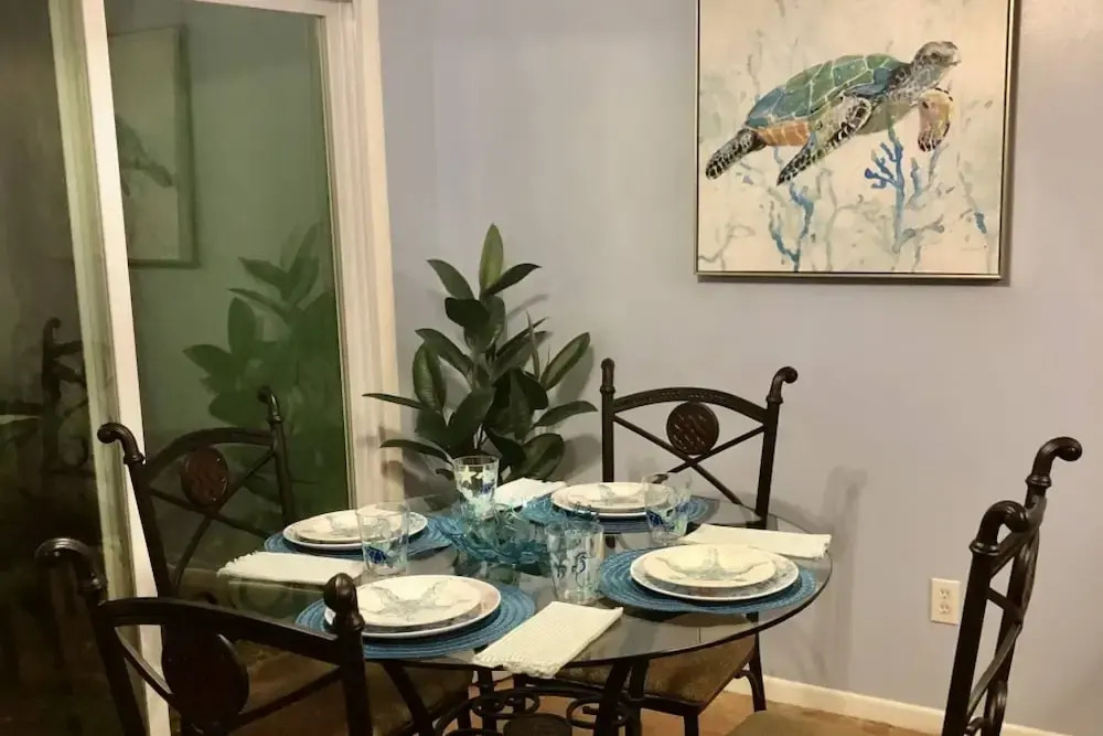 New Smyrna Beach Townhouse/flagler Ave/beach/walk Everywhere and Pet Friendly!