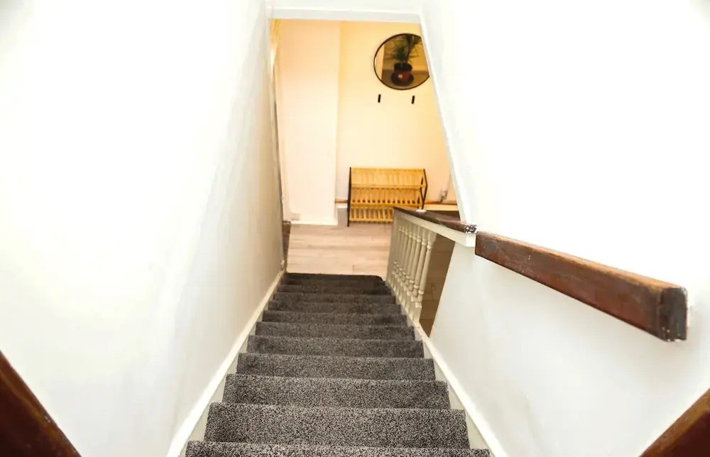 Kingston Duplex Apt Balcony, Parking & Wi-fi