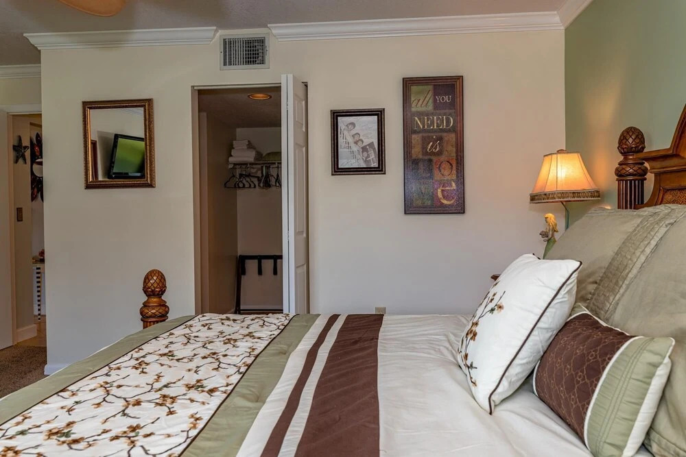 SEA Winds 56 - Pristine AND Immaculate Beach Condo