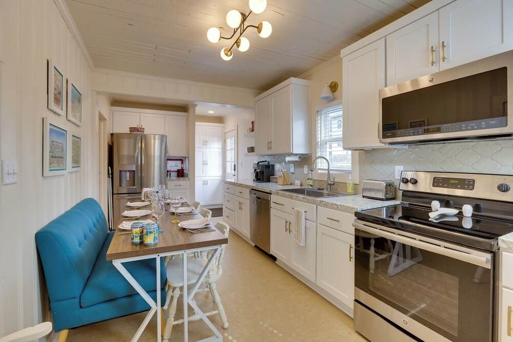 1 Mile to UA Campus: Walkable Midtown Getaway