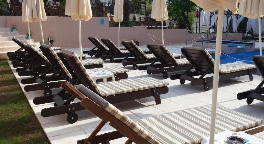 Golden Beach Hotel