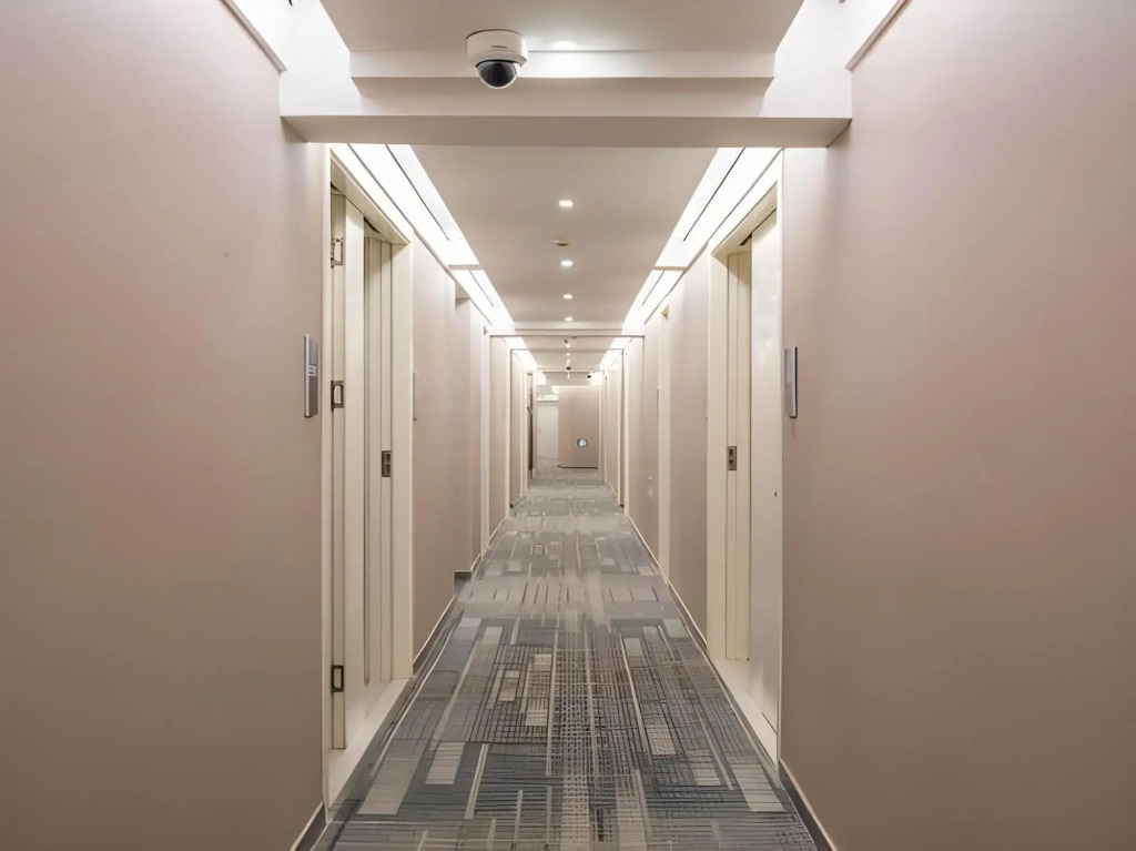 Shanghai Kuke Zhishang Hotel (Nanjing West Road Subway Station Store)