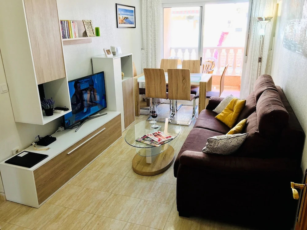 Sunny Holiday Apartment