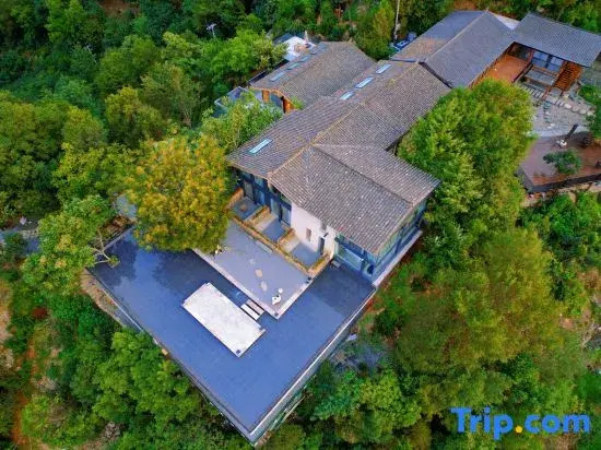 Wudangshan Fudi Ju 33 High Mountain Boutique Stay